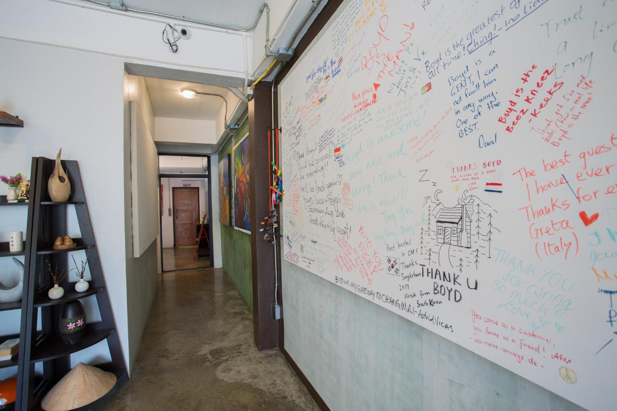 Zz Hostel Chiang Mai Exteriör bild