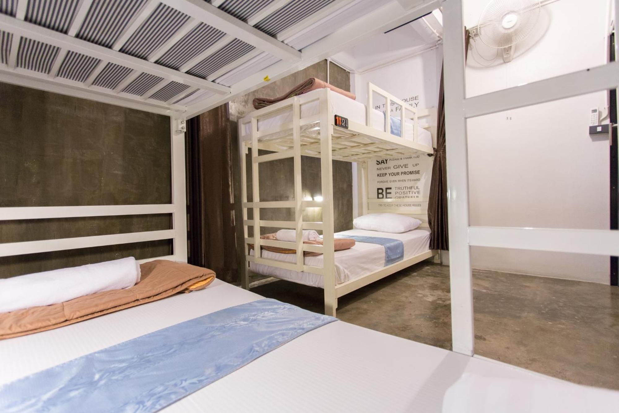 Zz Hostel Chiang Mai Exteriör bild