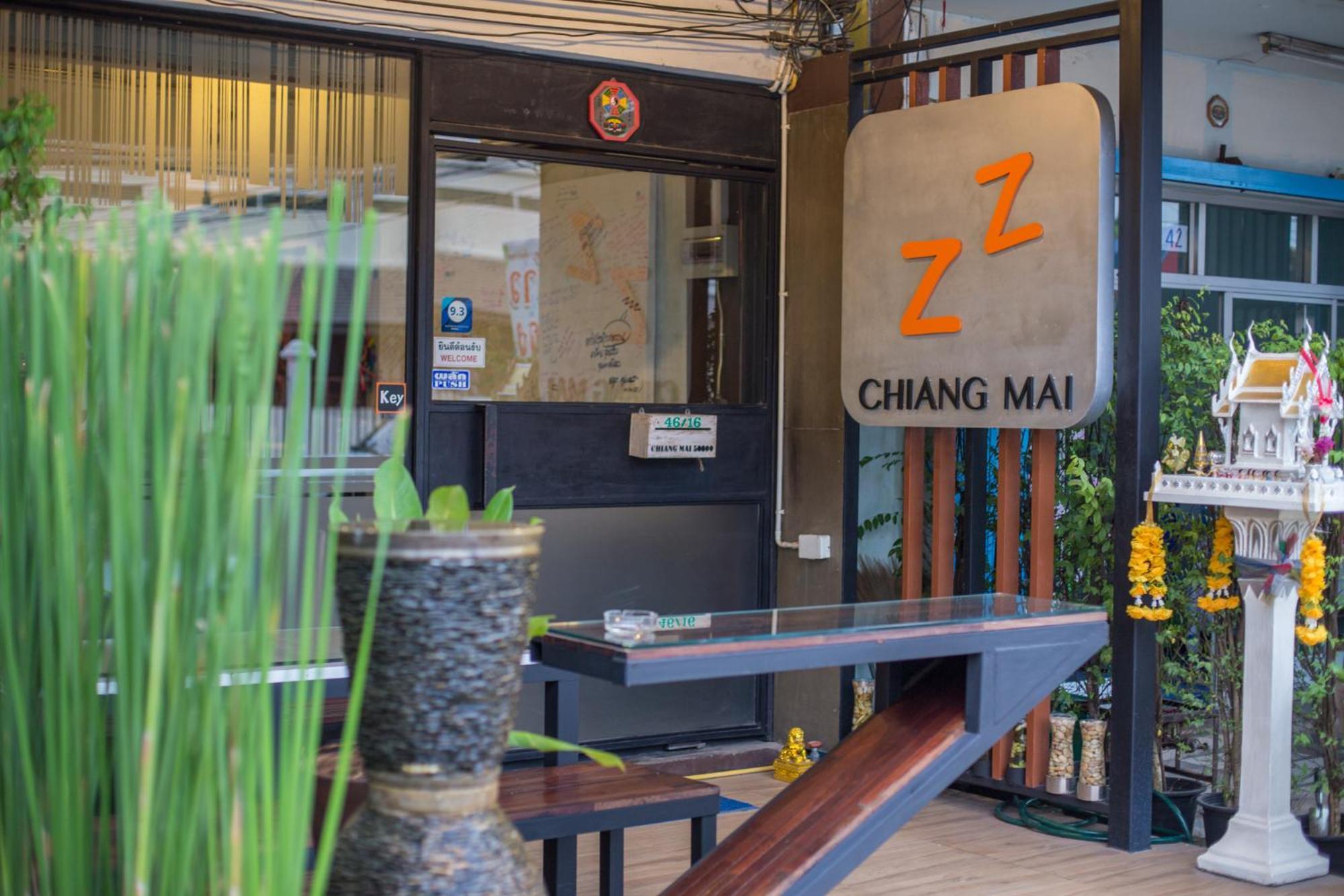 Zz Hostel Chiang Mai Exteriör bild