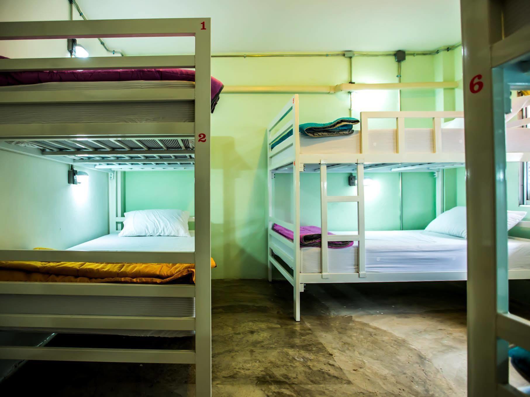 Zz Hostel Chiang Mai Exteriör bild