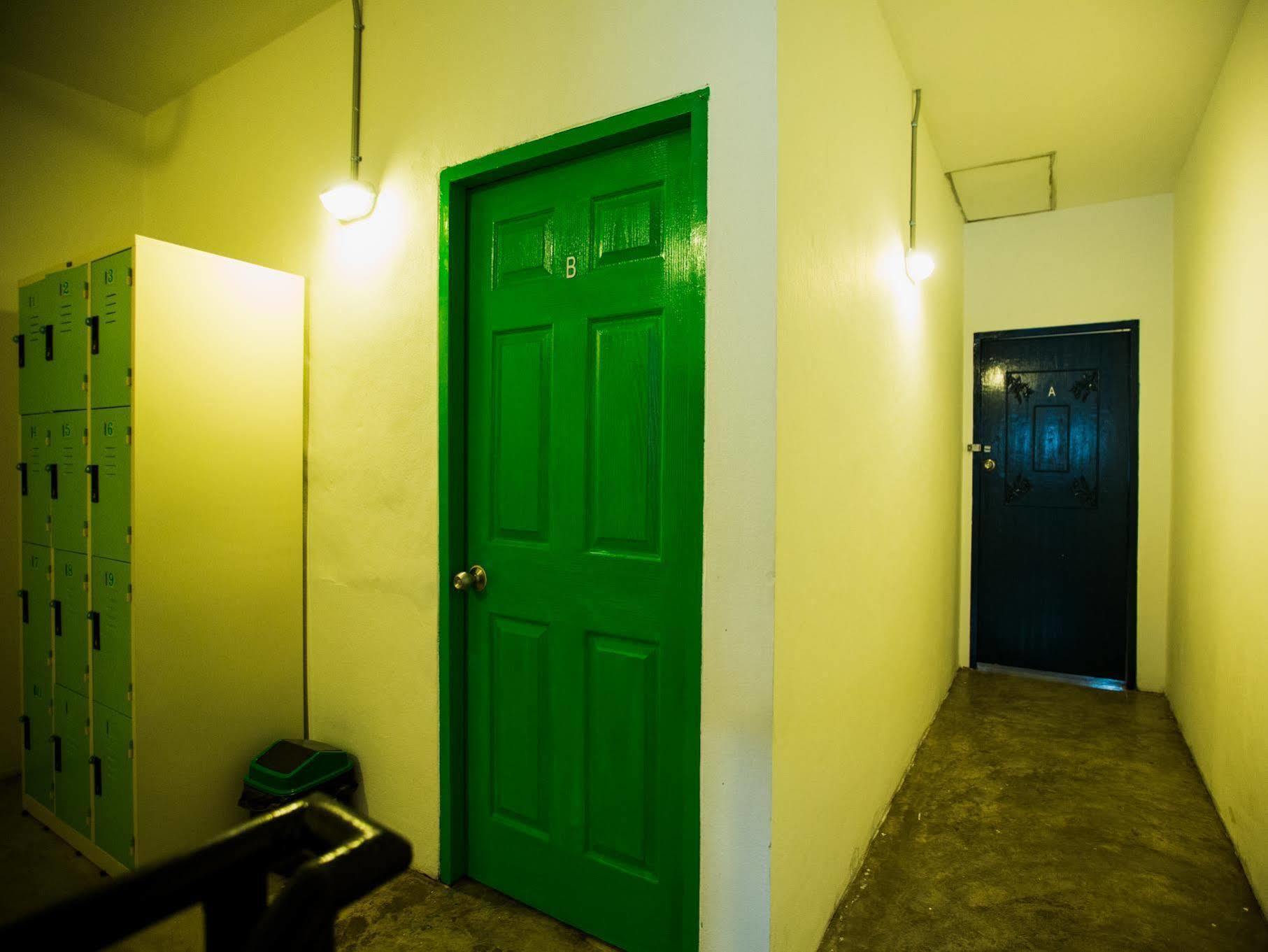 Zz Hostel Chiang Mai Exteriör bild