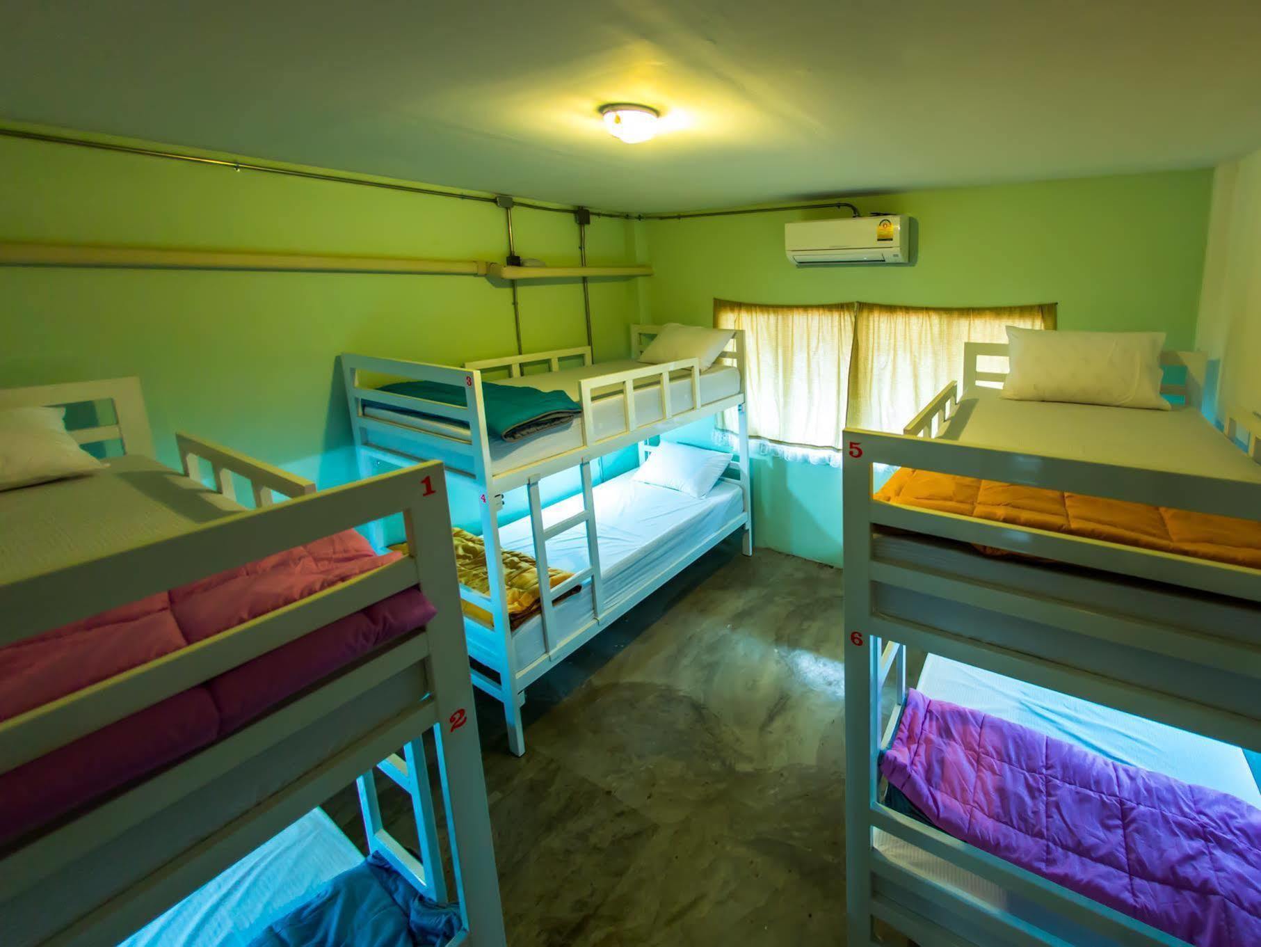Zz Hostel Chiang Mai Exteriör bild